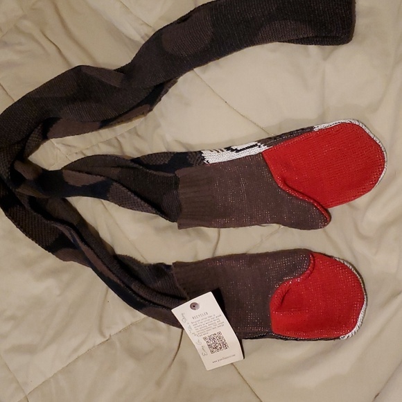 Green3 dog mittens/neckScarf - Picture 3 of 7